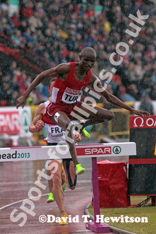 Tarik Langat Akdag (Turkey) on his way to winning the 3000 metres steeplechase at the European Athletics Team Championships.